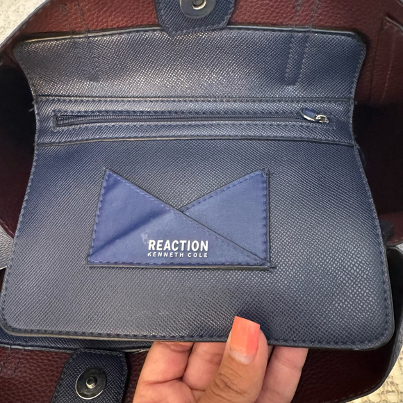 Kenneth Cole Reaction Tote Bag Large 
Navy Blue - Picture 8 of 9